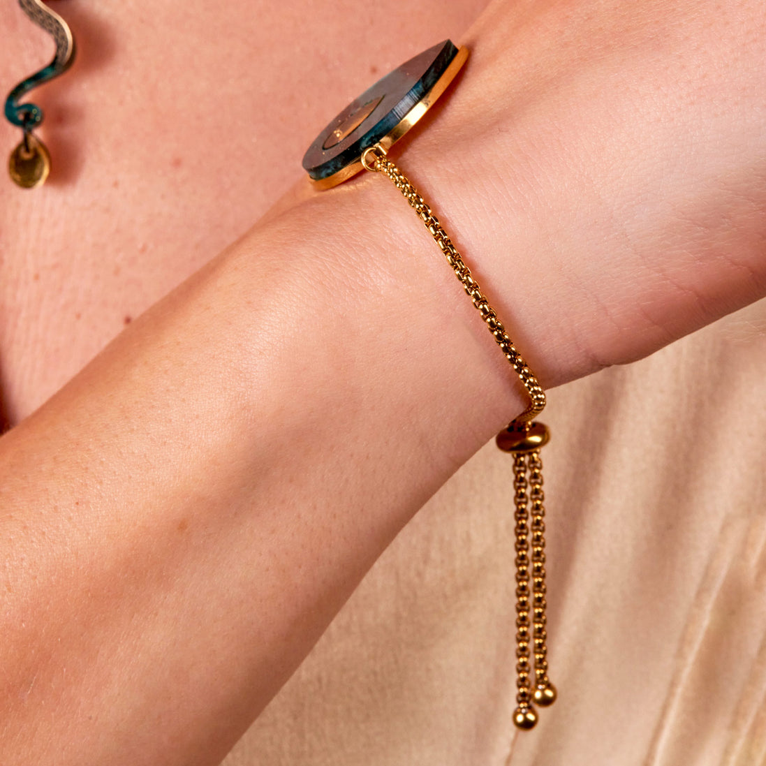 MEDUSA Gold drop-pendant Bracelet | Gold-Flecked Teal Marble