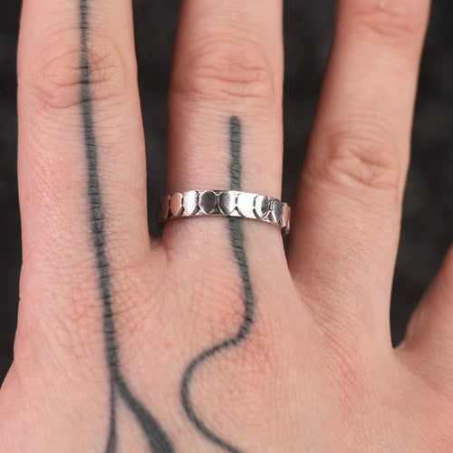 CLEOPATRA SNAKE SCALE CUFF RING | Silver