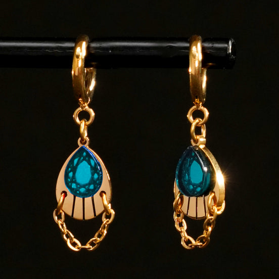 CLEOPATRA ARMOURED HUGGIE HOOPS  | Gold