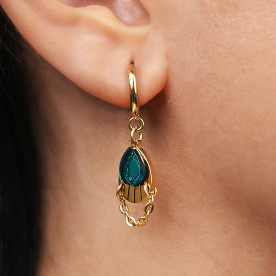 CLEOPATRA ARMOURED HUGGIE HOOPS  | Gold