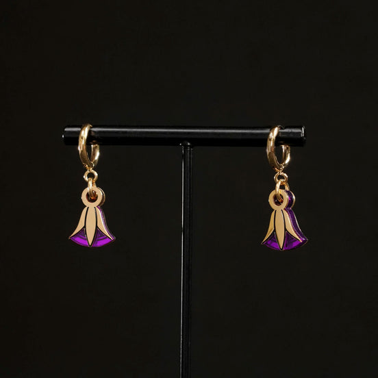 CLEOPATRA LOTUS HUGGIE HOOPS | Gold