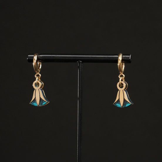 CLEOPATRA LOTUS HUGGIE HOOPS | Gold