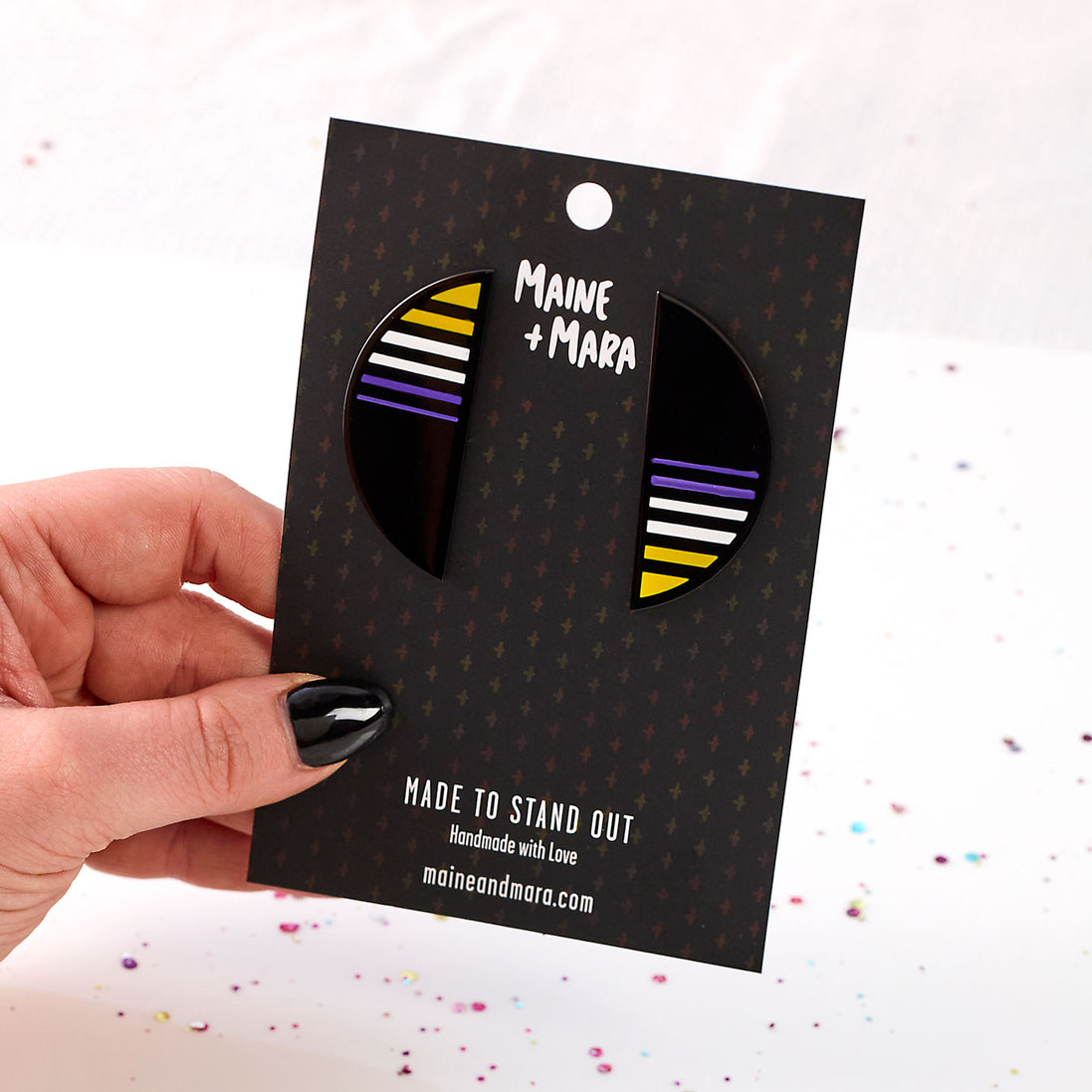 CLIP ON LGBTQ "JE SUIS" STUDS