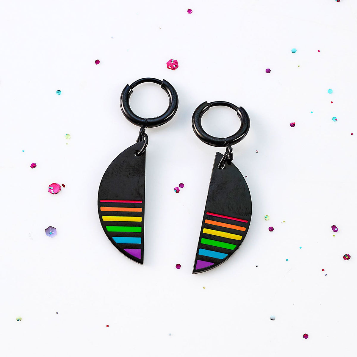 CLIP ON LGBTQ 