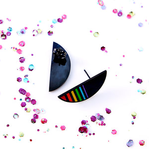 RAINBOW "JE SUIS" STUDS | Available in two sizes