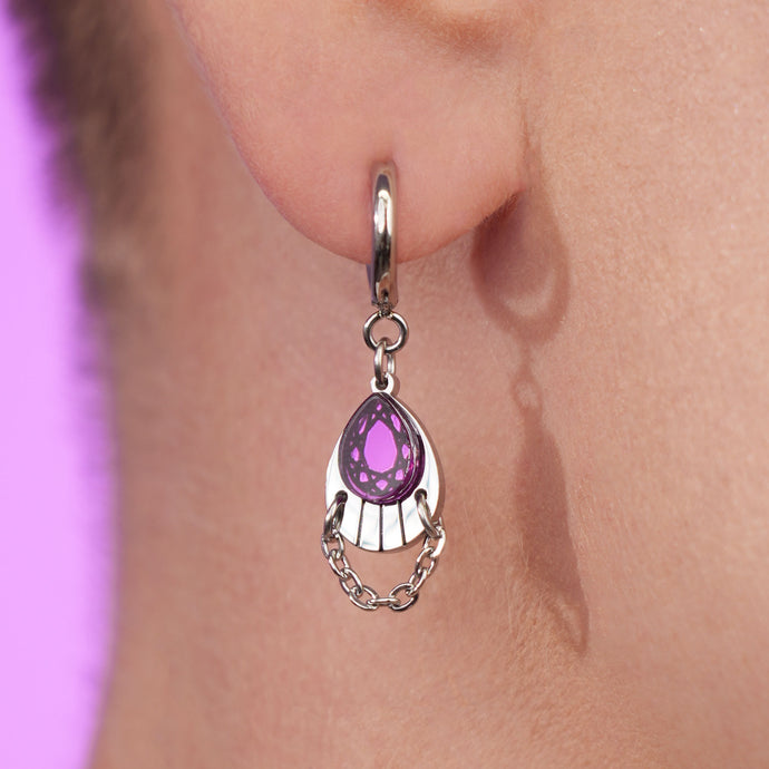 CLEOPATRA ARMOURED HUGGIE HOOPS | Silver