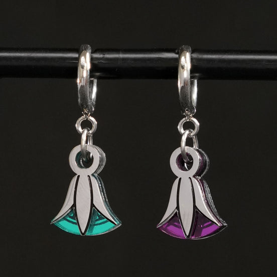 CLEOPATRA LOTUS HUGGIE HOOPS | Silver
