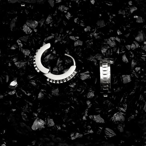 SNAKE SCALE CHUNKY HUGGIE HOOPS  | Silver